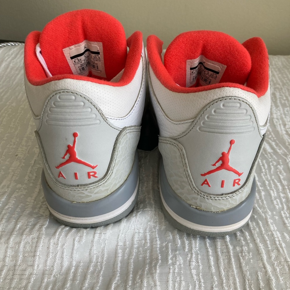 Jordan Kids White and Red Sneakers - Picture 3 of 8